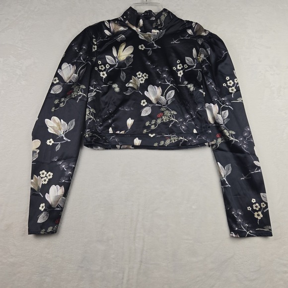 Guess Tops - GUESS Women's Black Cream Floral Crop Blouse Size Medium Long Sleeve Satin‎